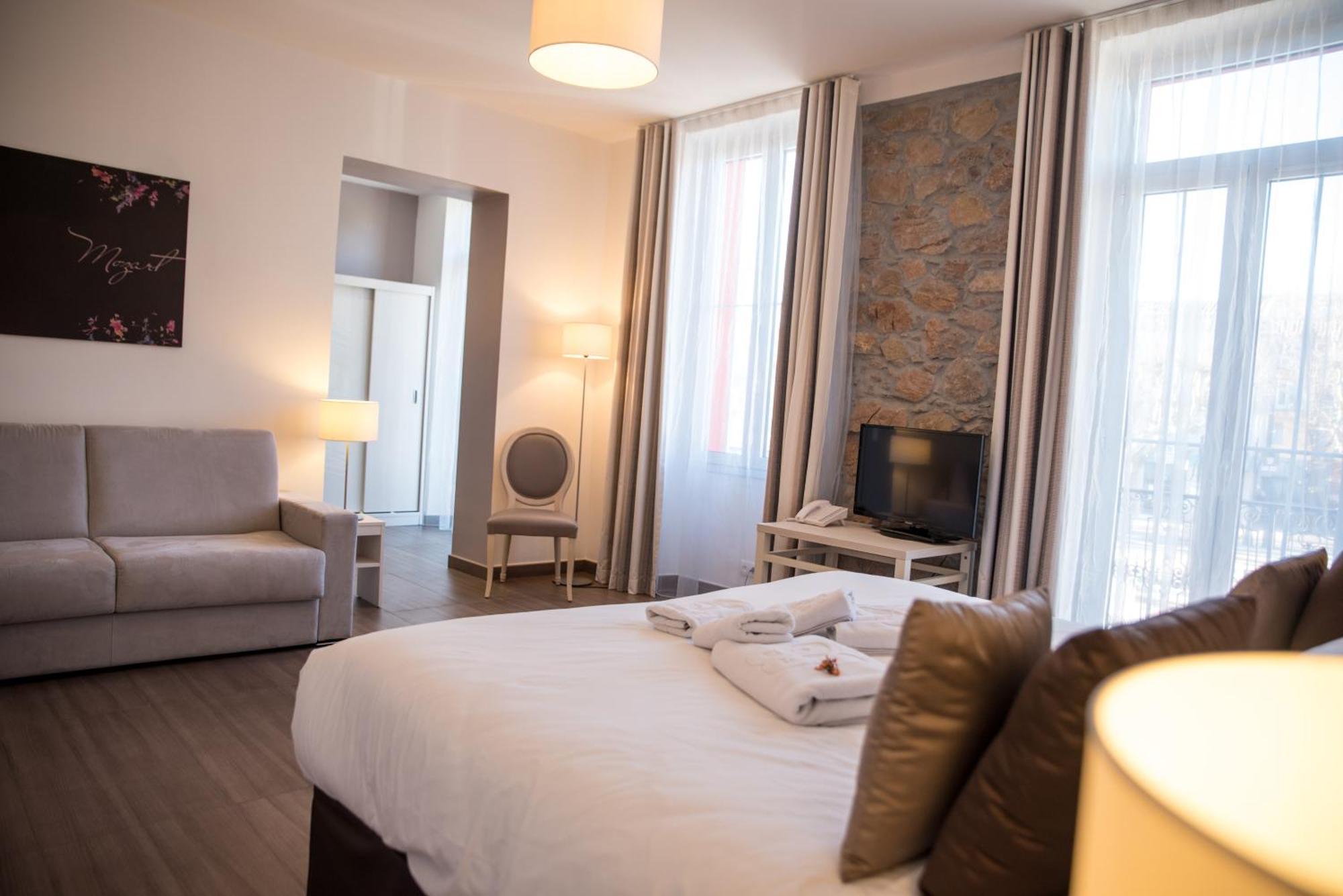 Casabella Hotel 3*