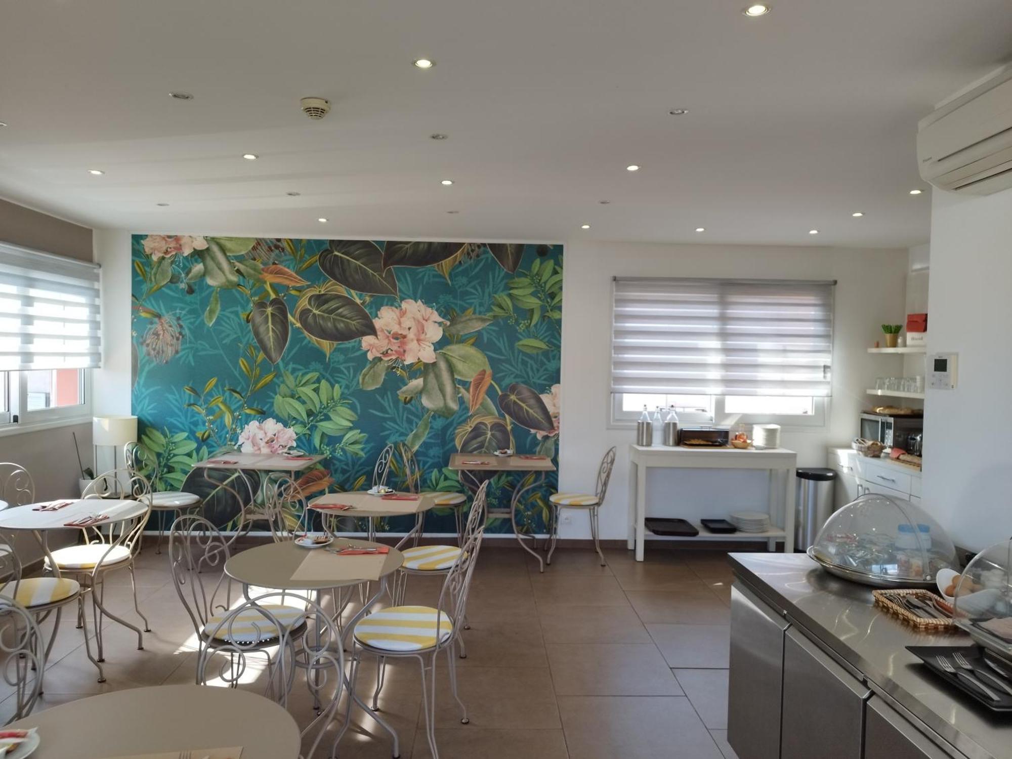 Casabella Hotel 3*